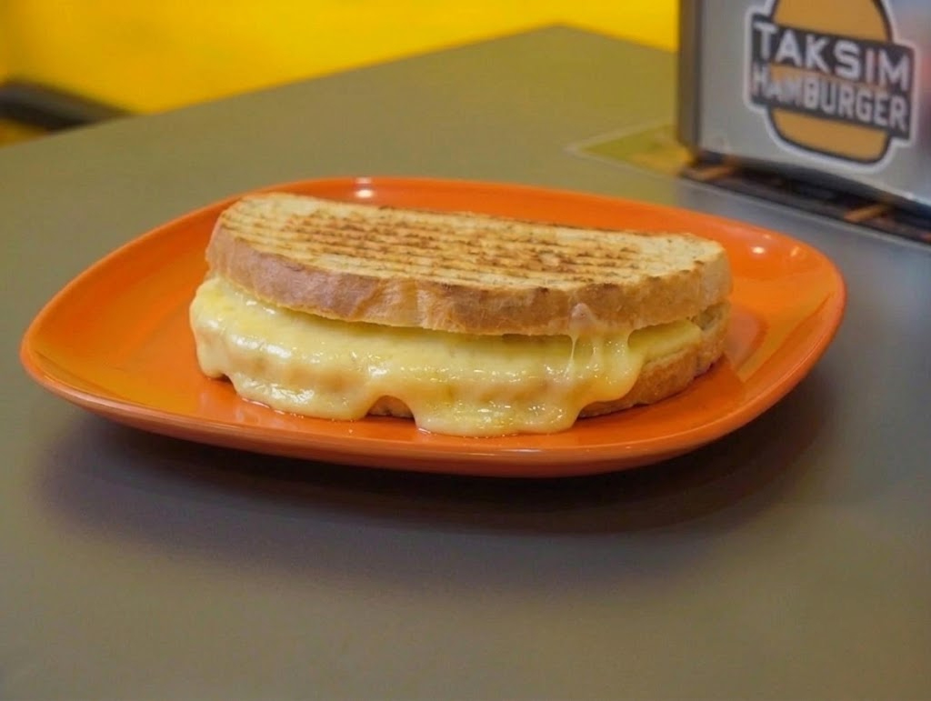 Çift Kaşarlı Tost