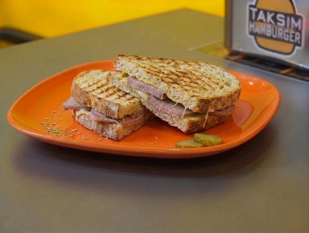 Dilli Tost
